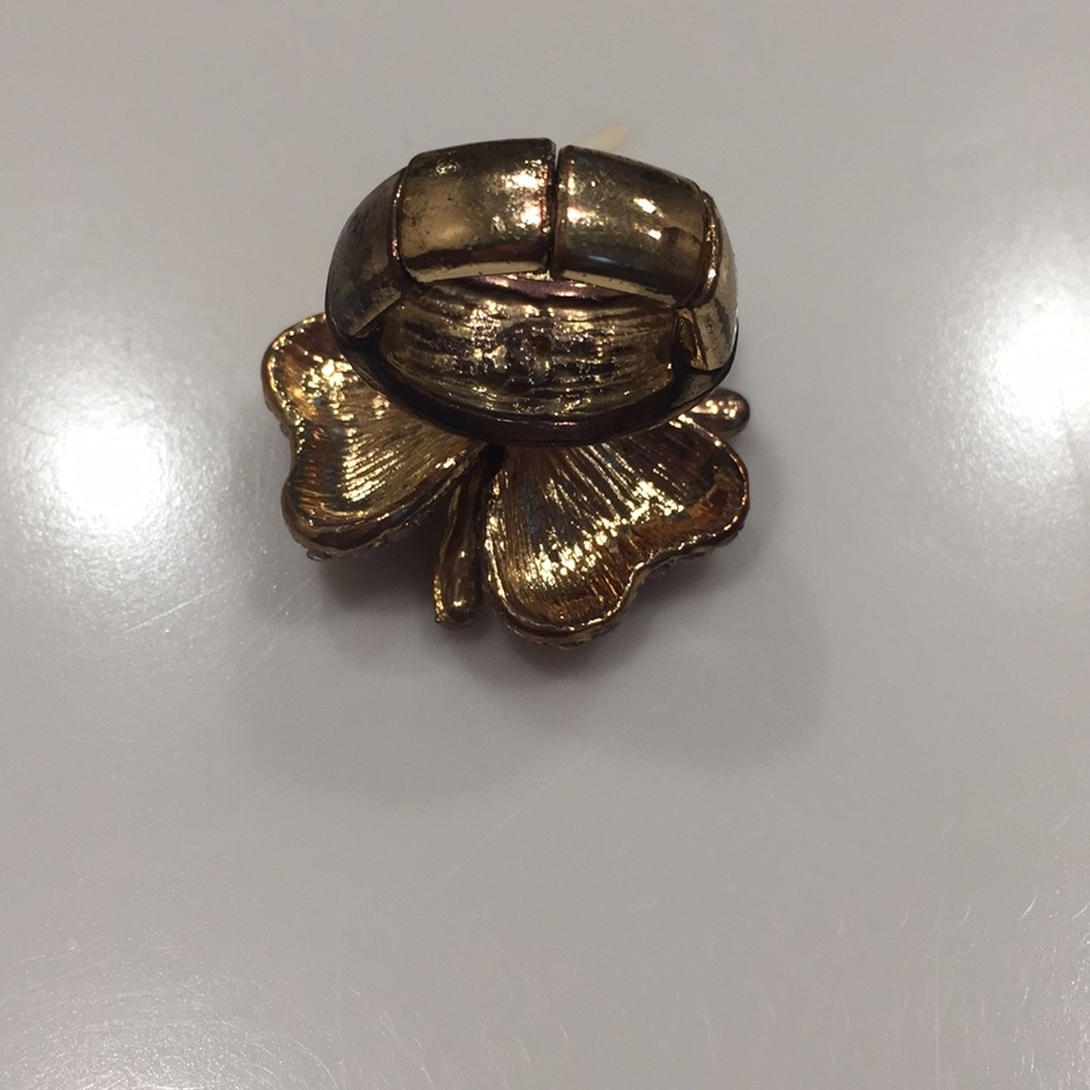 Ring - Picture 3 of 6
